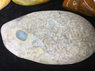 石头里藏的是和田玉么?和田玉鉴定保养知识大全