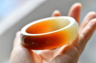 雷子说玉:你们知道什么样的和田玉才称之为顶级红皮白肉嘛
